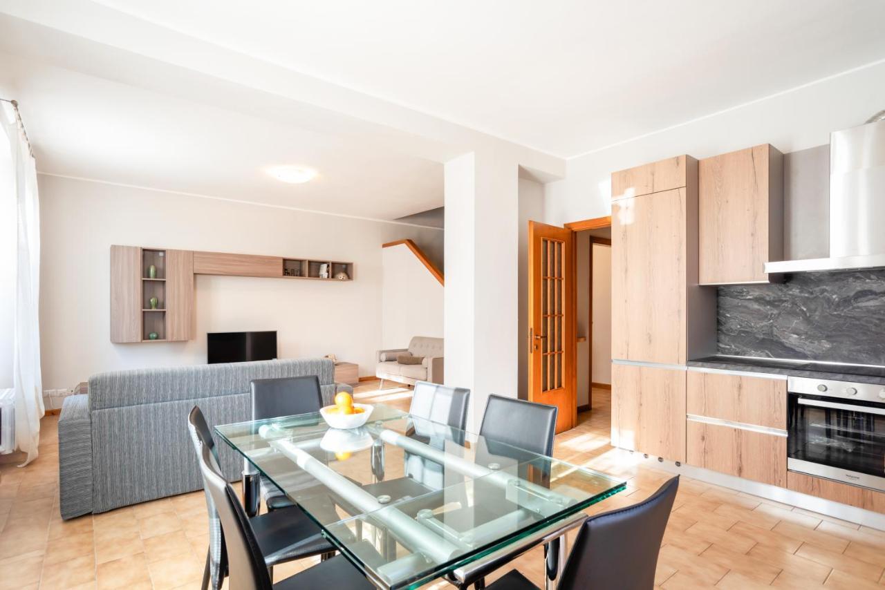 Apartament Le Tre Ninfee Di Pusiano! Free Parking Zewnętrze zdjęcie